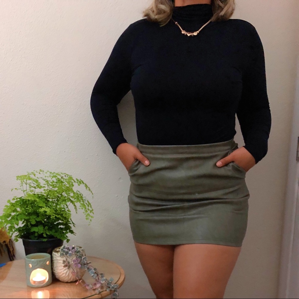 NWT Windsor mini skirt